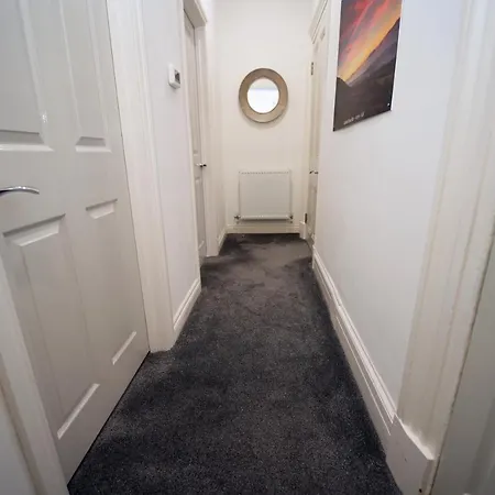 Impeccable 1-Bed Apartment in Merthyr Tydfil Esterno foto
