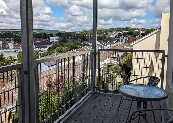 Immaculate 1-Bed Apartment In Merthyr Tydfil