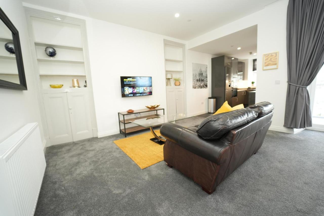 Immaculate 1-bed In Apartment