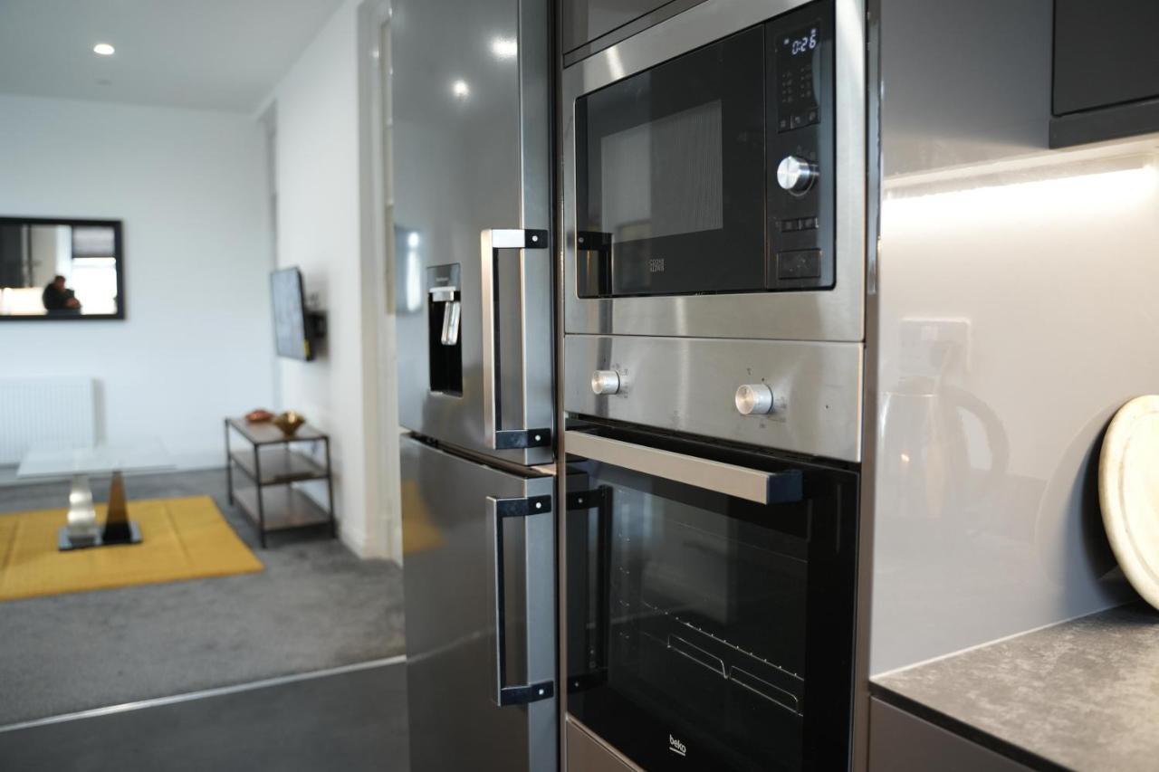 Immaculate 1-bed In Apartment
